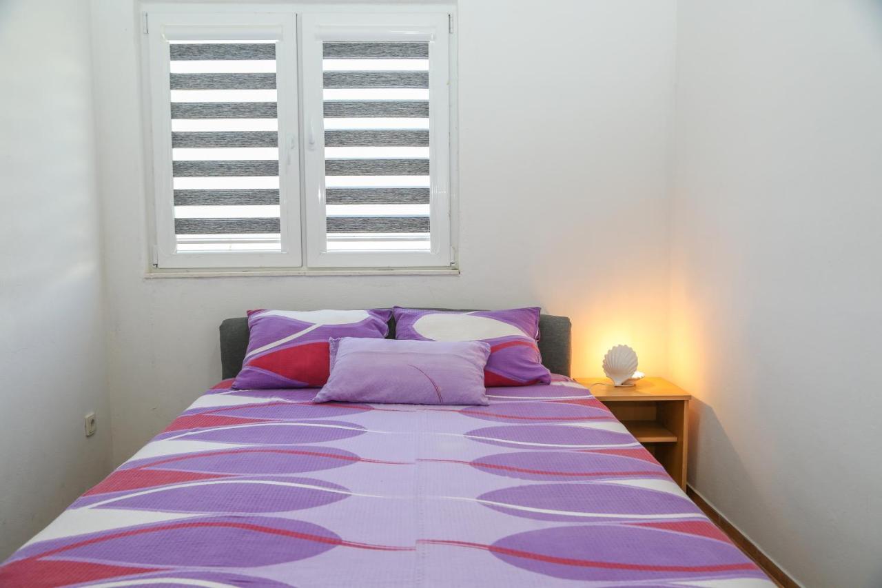 Apartments Butkovic Хвар Экстерьер фото