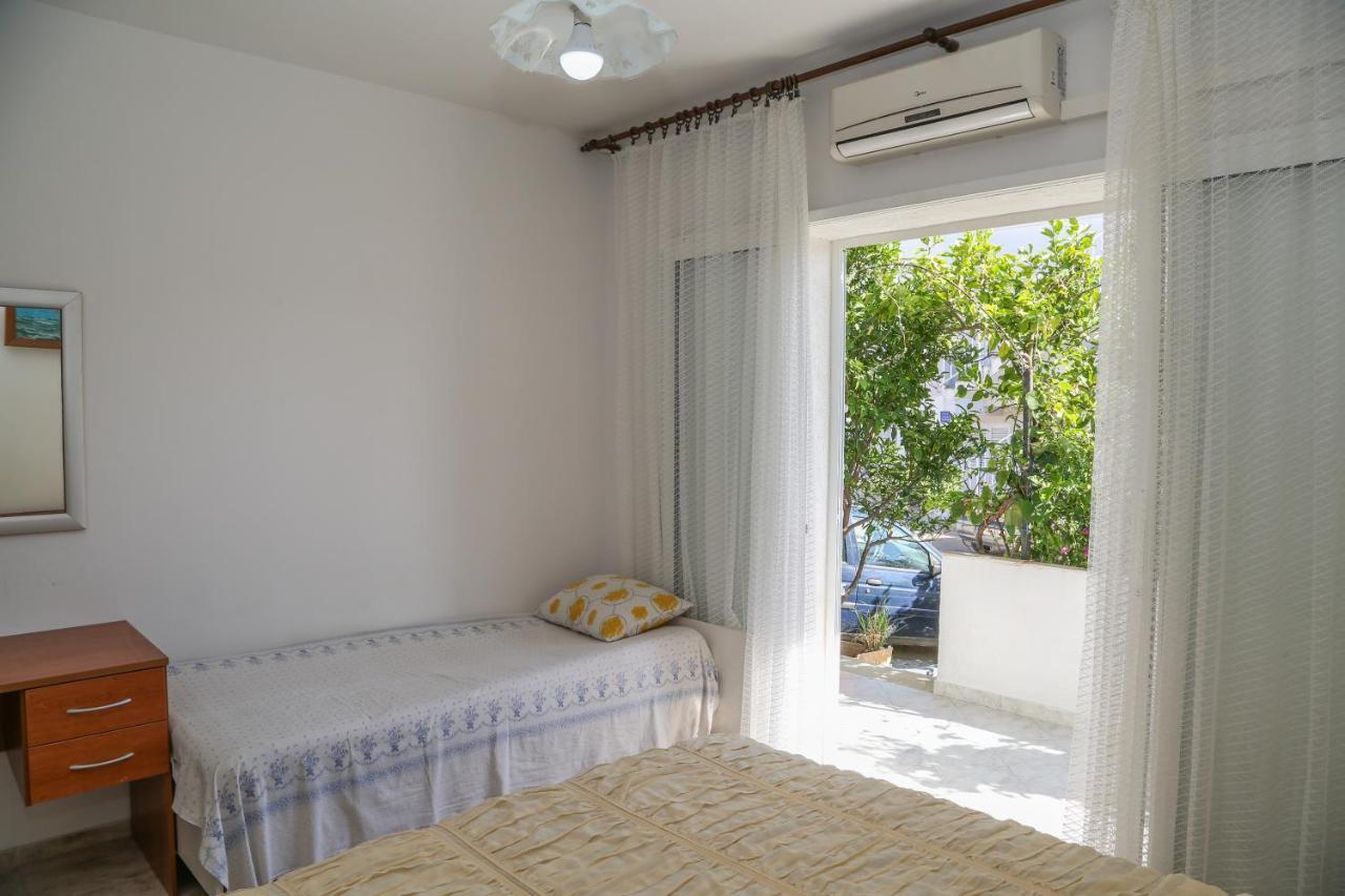 Apartments Butkovic Хвар Экстерьер фото