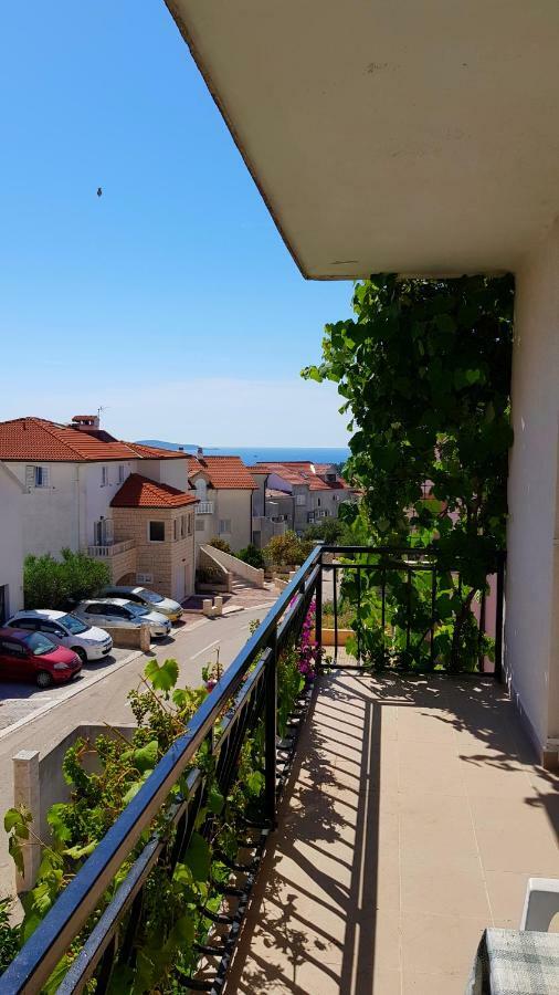 Apartments Butkovic Хвар Экстерьер фото